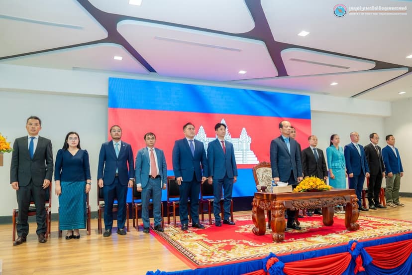 news-event-Minister Chea Vandeth Presided Over the “Certificate Awarding Ceremony for Essential Digital Skills for High- and Mid-Level Civil Servant Students of the Royal School of Administration”