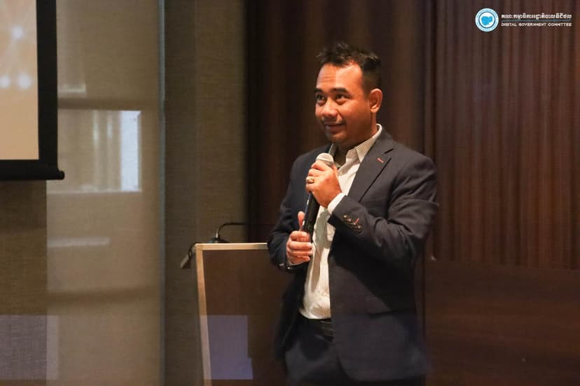 news-event-H.E. Secretary General Chea Sereyvath Participated in the Workshop on “Datacenter and Digital Solutions: Exploring Artificial Intelligence (AI) and Efficient Energy and Sustainability in Datacenters”